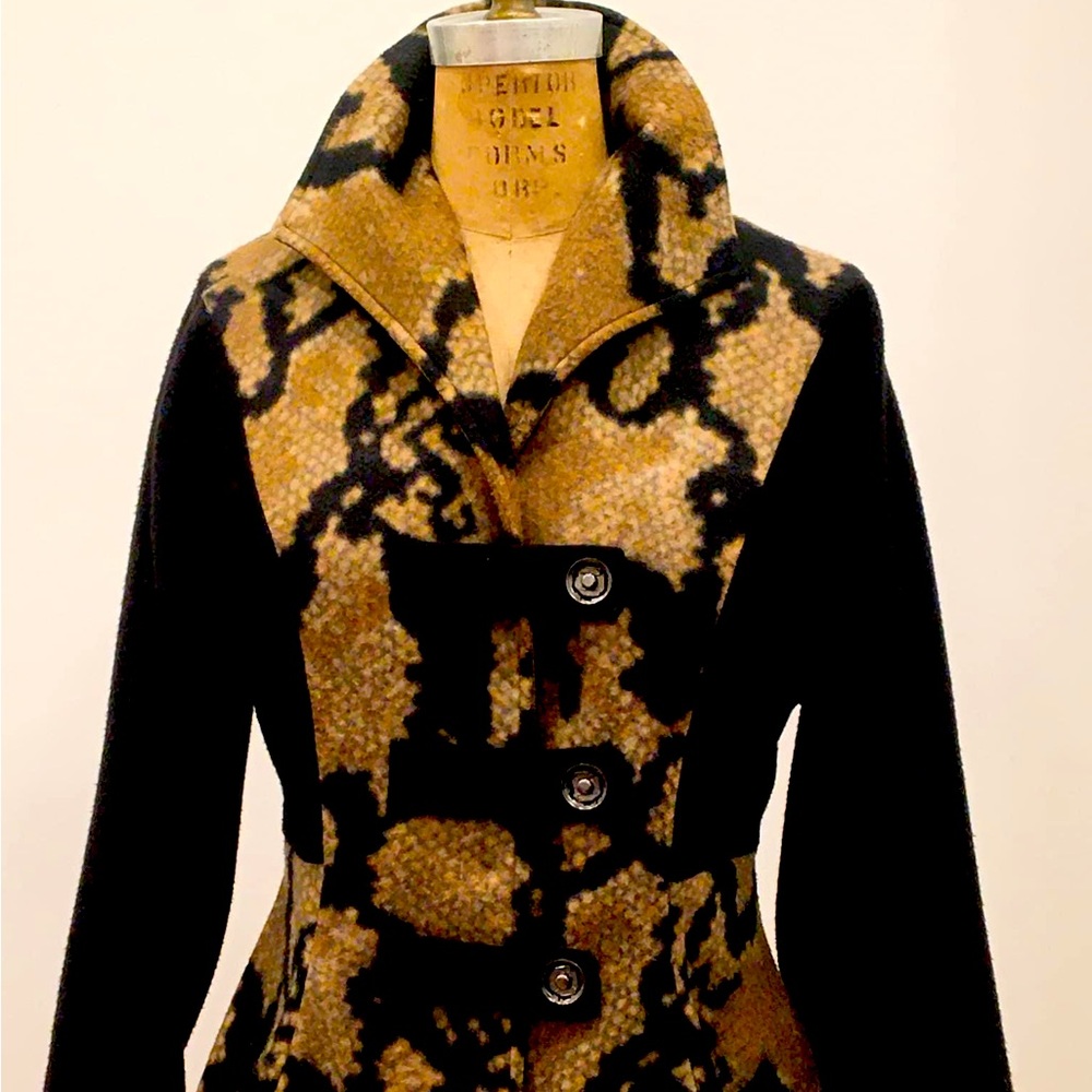 New overstock fitted Jacob print Fleece jacket with Snap closure
